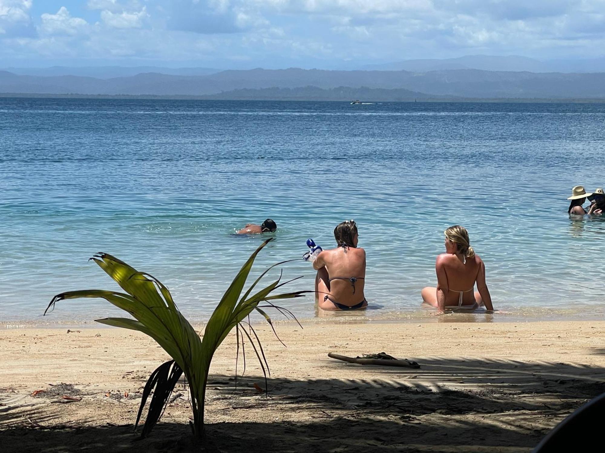 Dolphin Blue Paradise Bocas del Toro Exterior foto
